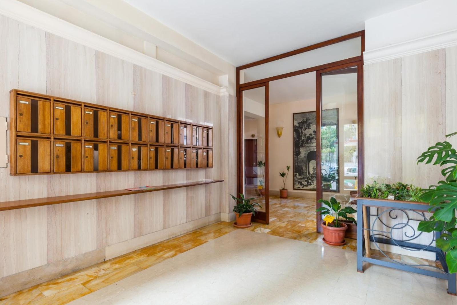 Fresh And Trendy Flat At Vomero