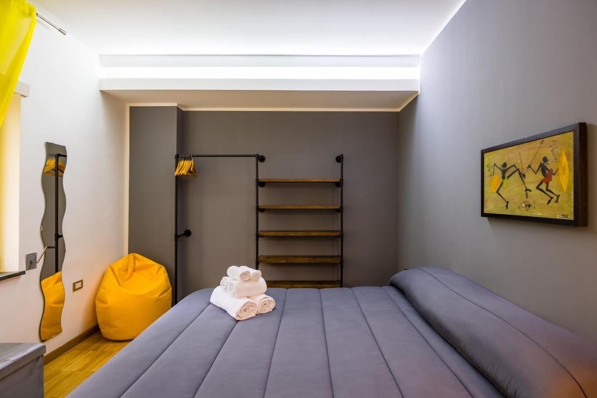 Fresh And Trendy Flat At Vomero Appartement Napels